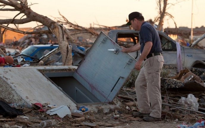 Tornado Family Safety Act Introduced to Help with Home Rebuilding